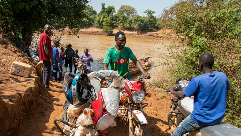 APPLICATION DU DÉCRET INTERDISANT LES ACTIVITÉS D’ORPAILLAGE 500M AUTOUR DE LA FALÉMÉ : Le chef de l’Etat à Kédougou rappelle la tolérance zéro