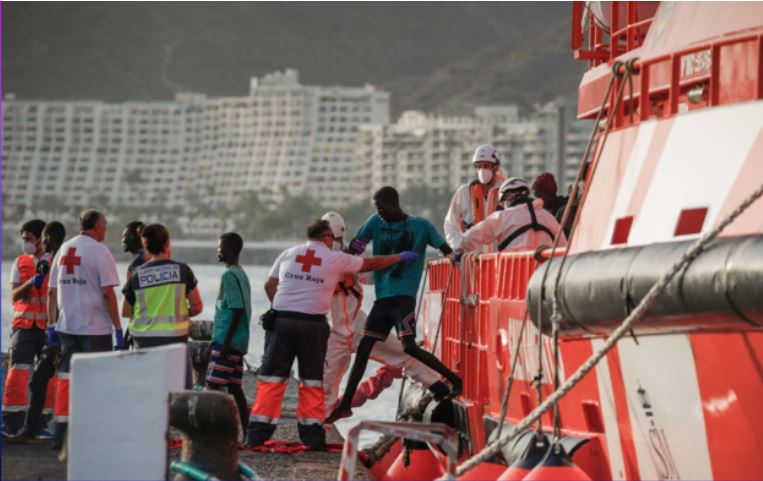 El Hierro : une pirogue avec 207 migrants, venue du Sénégal, débarque ce dimanche