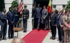 Le président Reagan rencontre le président Abdou Diouf du Sénégal le 10 août au centenaire du consulat des USA au senegal