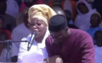 EN PLEIN DISCOURS DE AIDA MBODJ : Ousmane Sonko fait un malaise et manque de peu de s’affaler en public