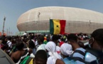 Stade Abdoulaye Wade : La façade extérieure caillaissee par des jeunes mécontents