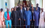 RENCONTRE DU PRESIDENT DE LA REPUBLIQUE AVEC LES SOMMITES DE LA MUSIQUE AFRICAINE  :Macky Sall appelle à l’arrêt de la flagellation des élites du continent et invite les artistes à porter le combat pour la restauration de la dignité de l’Afrique