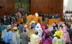 Assemblée : une minute de silence suivie par une partie