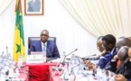 1ER CONSEIL DES MINISTRES DEPUIS LA RENONCIATION DU PRÉSIDENT AU 3E MANDAT : Macky Sall explique sa décision historique comme une invite à protéger la Nation et remercie tous les ministres qui ont servi l’Etat à ses côtés depuis 2012