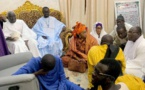 VISITE DE YEWWI ASKAN WI À TOUBA  : Serigne Mountakha Mbacké donne des dattes à Sonko pour arrêter sa grève de la faim