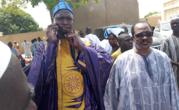 ​PRESENTATION DE SA CANDIDATURE A SERIGNE MOUNTAKHA MBACKE: Madické reçoit l'onction et les prières du Khalife